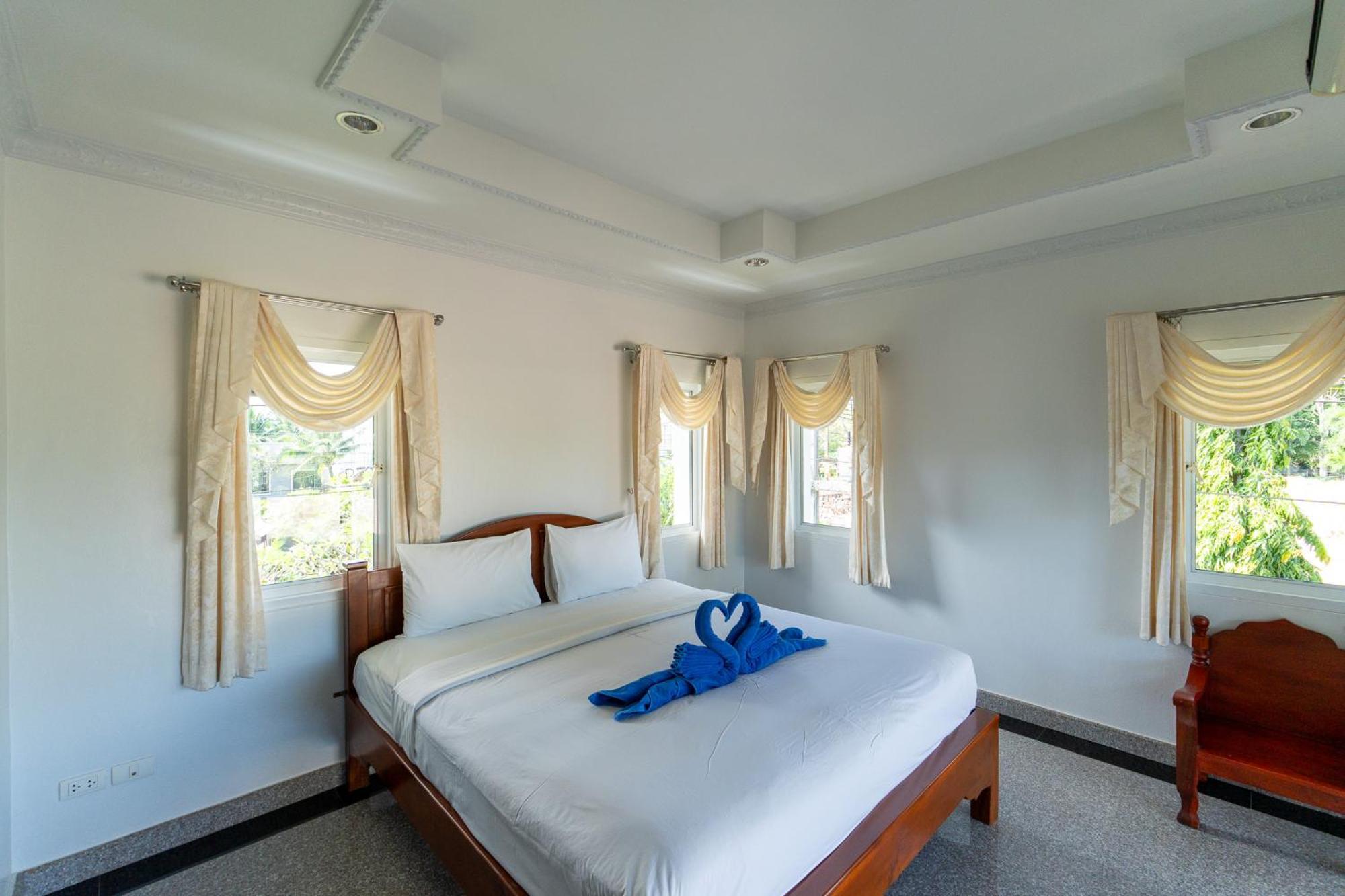 Baan Faa Talaychan Resort